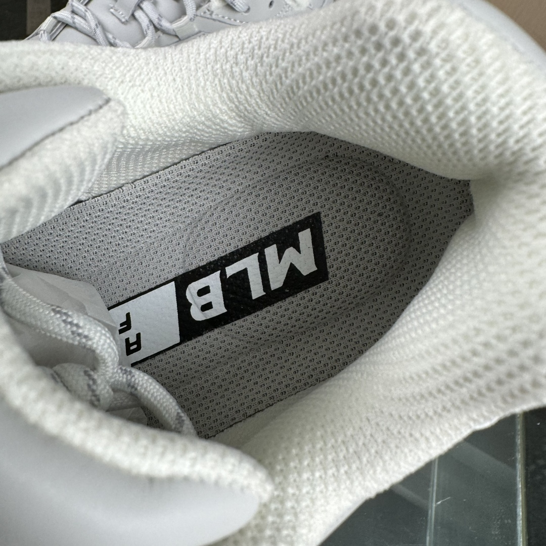 180 NY MLB Trophy Vintage LT 纽约洋基队 休闲运动鞋 3ASXT025N50IVS-Chinese UA Cheap High Quatity Brand Clothes Bags handbags Sneakers wholesale wholesaler seller from China Factory suppliers Fashion Clothing Shoes best Quality Beautiful Price 180 NY MLB Trophy Vintage LT 纽约洋基队 休闲运动鞋 3ASXT025N50IVS