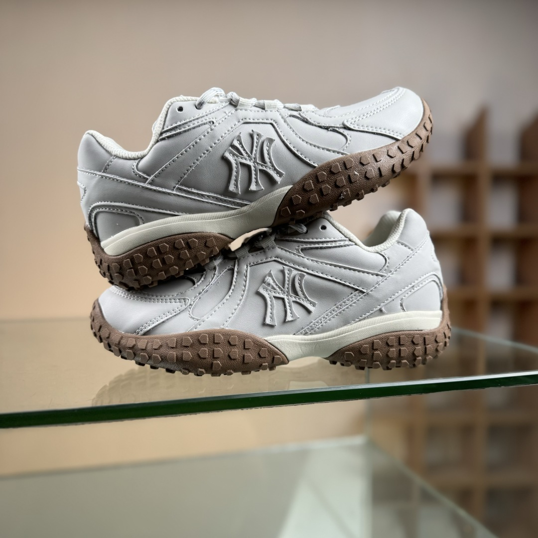 180 NY MLB Trophy Vintage LT 纽约洋基队 休闲运动鞋 3ASXT025N50IVS-Chinese UA Cheap High Quatity Brand Clothes Bags handbags Sneakers wholesale wholesaler seller from China Factory suppliers Fashion Clothing Shoes best Quality Beautiful Price 180 NY MLB Trophy Vintage LT 纽约洋基队 休闲运动鞋 3ASXT025N50IVS