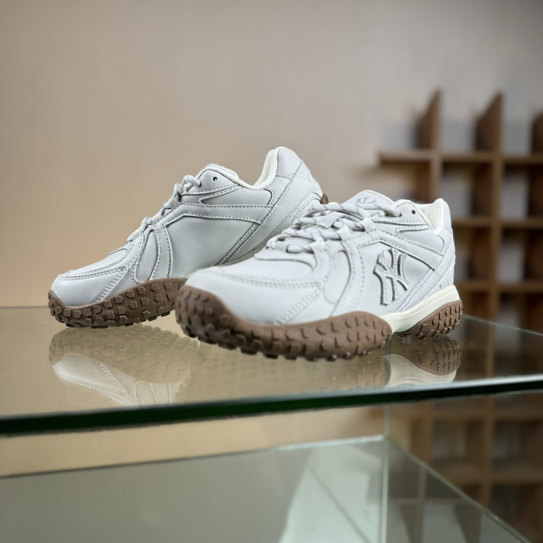 180 NY MLB Trophy Vintage LT 纽约洋基队 休闲运动鞋 3ASXT025N50IVS-Chinese UA Cheap High Quatity Brand Clothes Bags handbags Sneakers wholesale wholesaler seller from China Factory suppliers Fashion Clothing Shoes best Quality Beautiful Price 180 NY MLB Trophy Vintage LT 纽约洋基队 休闲运动鞋 3ASXT025N50IVS