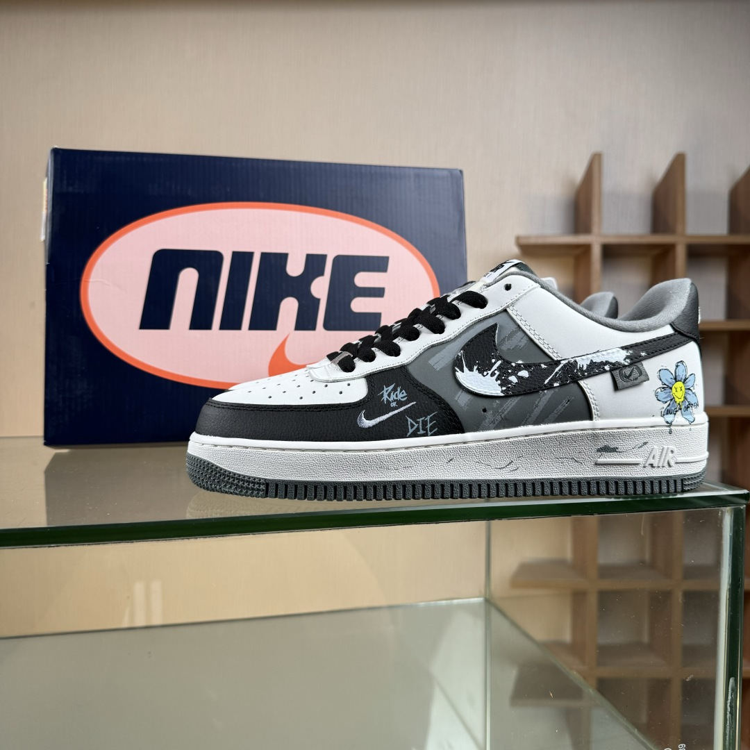 Nike Air Force 1'07 Low 太阳花 空军一号低帮休闲运动板鞋 DB3301-606