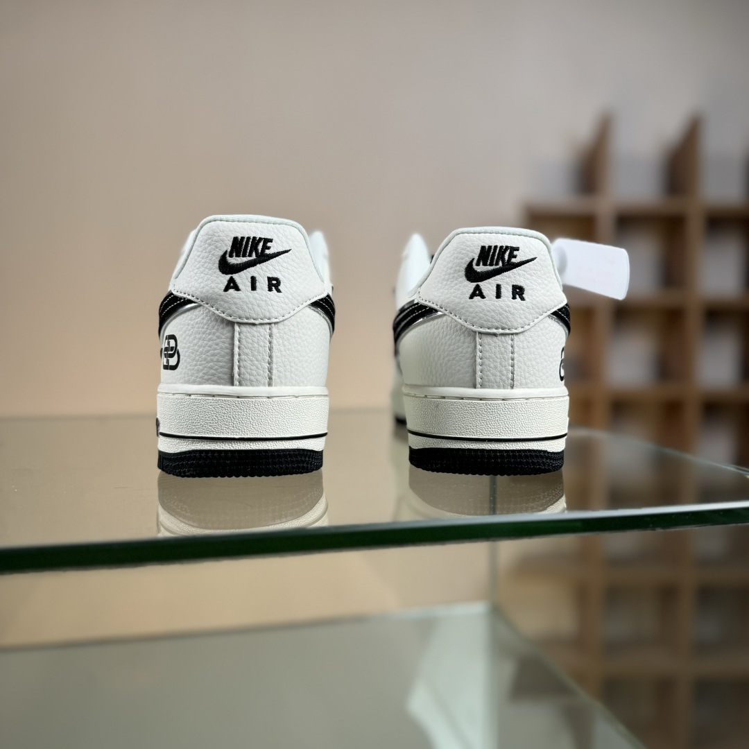 260 Nike Air Force 1'07 Low 巴黎世家联名 四银勾 空军一号低帮休闲板鞋 DD1928-309