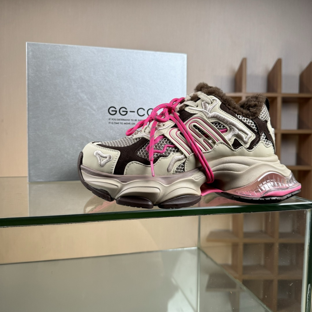 230 新晋潮流鞋靴品牌GGCC冬季新款 张艺凡同款 GG-CC 2025 反转星球 8cm厚底增高 秋冬新款加绒翻毛做旧老爹鞋 G25X3202