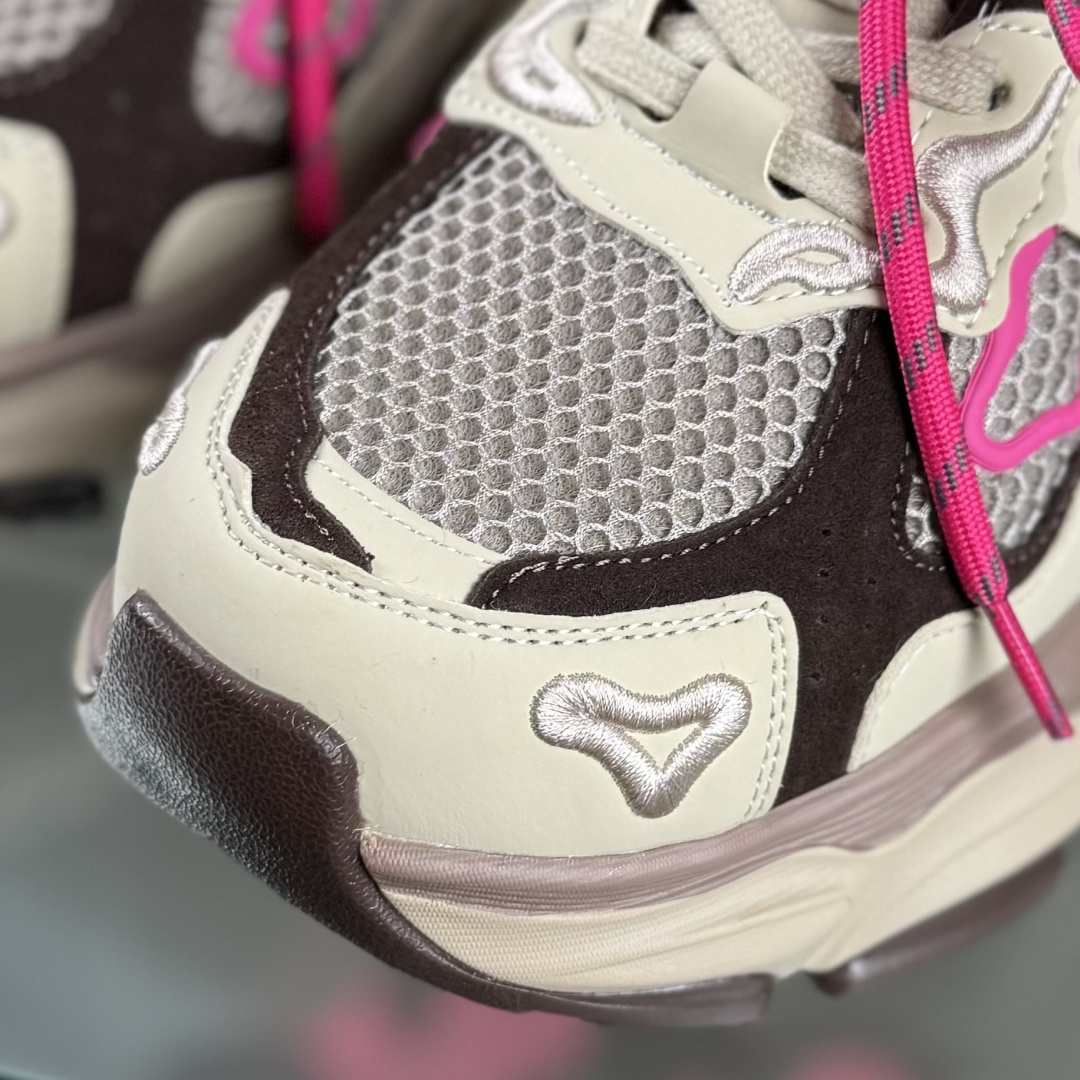 230 新晋潮流鞋靴品牌GGCC冬季新款 张艺凡同款 GG-CC 2025 反转星球 8cm厚底增高 秋冬新款加绒翻毛做旧老爹鞋 G25X3202