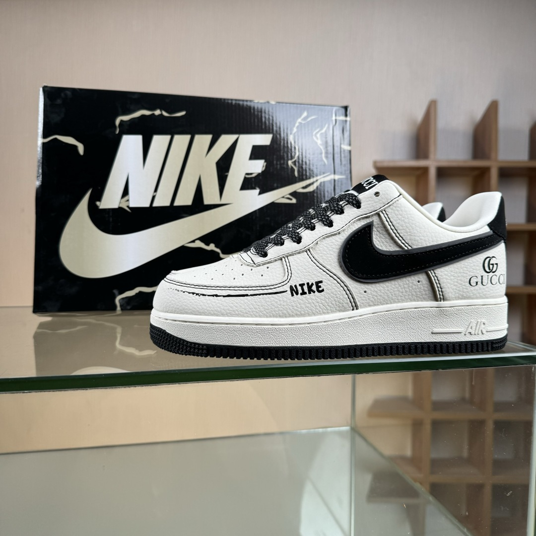 Nike Air Force 1'07 Low 古驰联名 印字米黑勾 空军一号低帮休闲板鞋 KJ1688-020