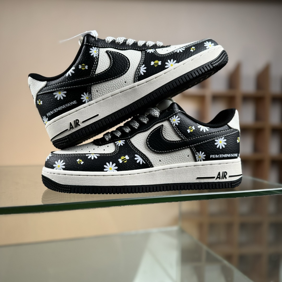 Nike Air Force 1'07 Low 黑白熊猫印花 空军一号低帮休闲板鞋 JP8028-004