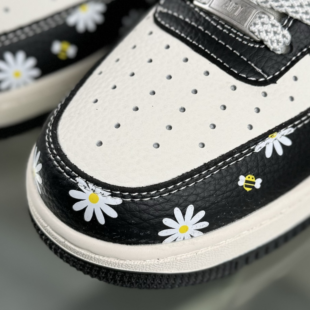 Nike Air Force 1'07 Low 黑白熊猫印花 空军一号低帮休闲板鞋 JP8028-004