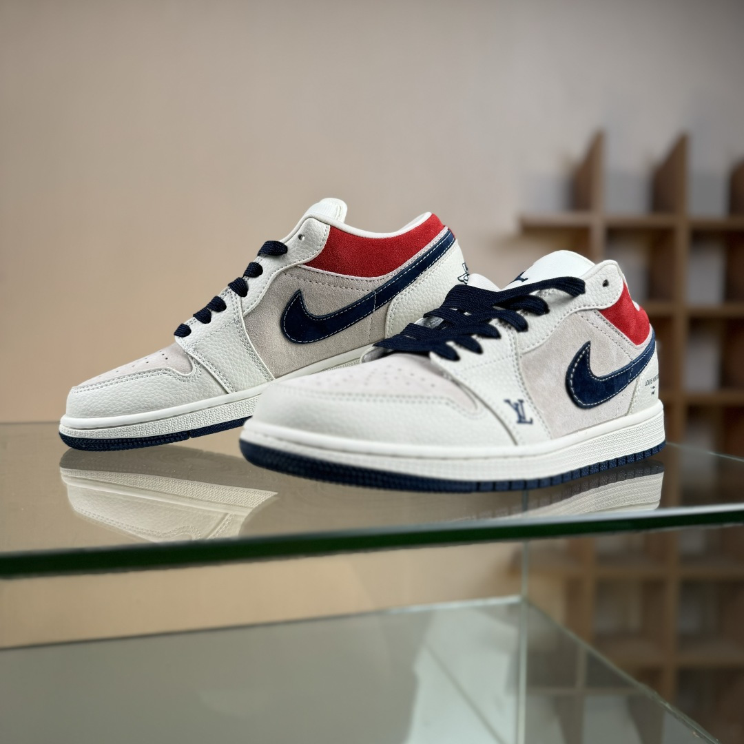 Air Jordan 1 Low AJ1 乔1联名款 米白红蓝猪八 高端定制 低帮复古篮球鞋 LD8888-009