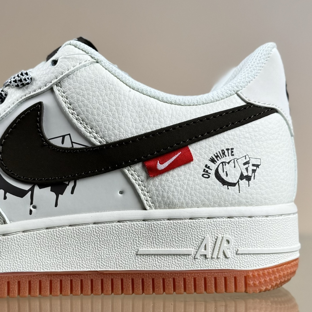 260 Nike Air Force 1'07 Low 联名 爱心米黑生胶 空军一号低帮休闲板鞋 QW5836-027
