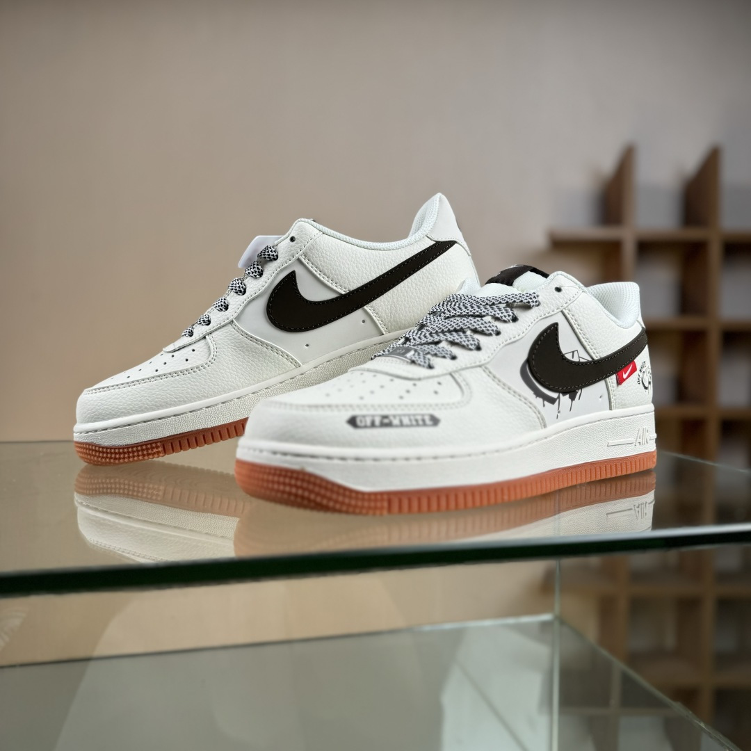 260 Nike Air Force 1'07 Low 联名 爱心米黑生胶 空军一号低帮休闲板鞋 QW5836-027