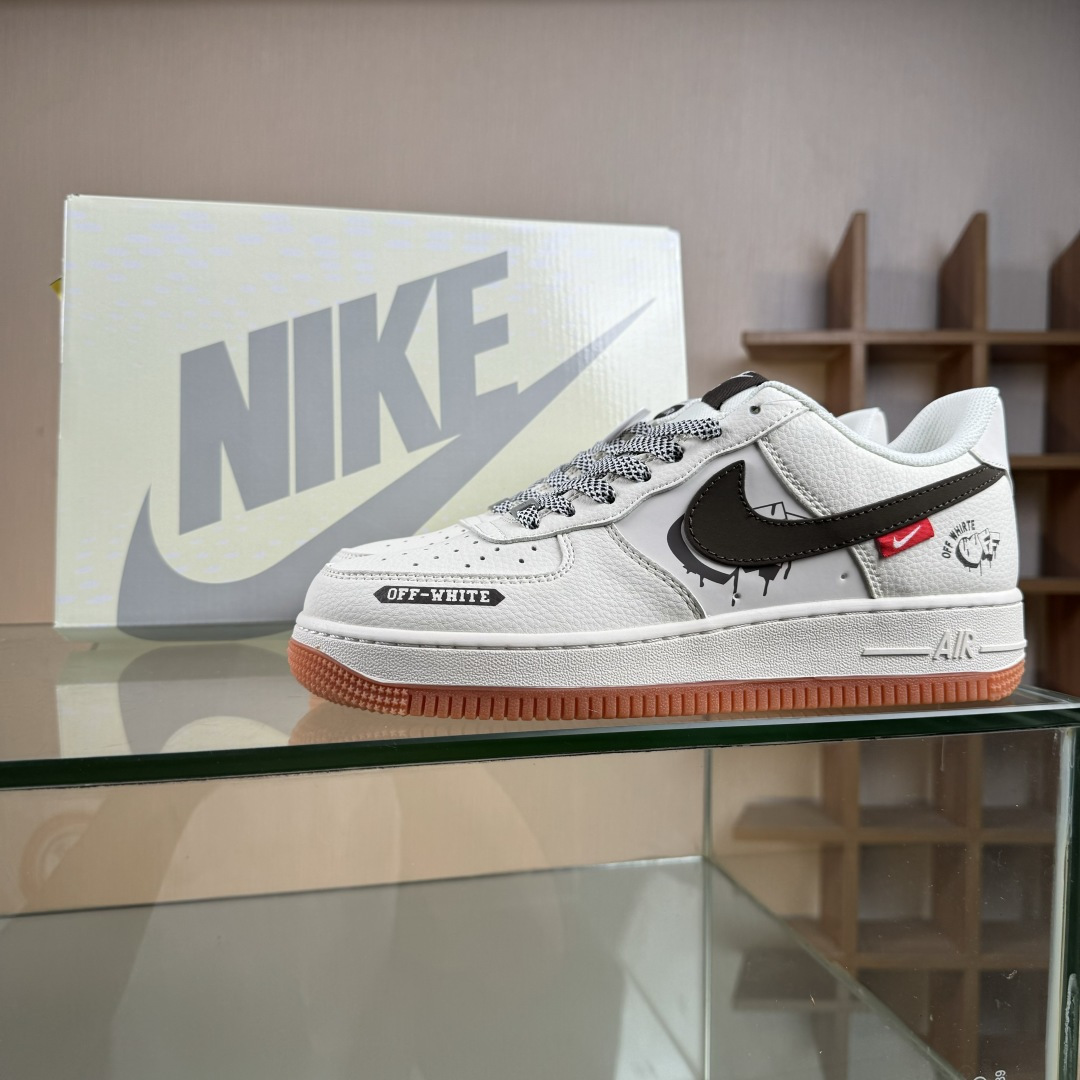 260 Nike Air Force 1'07 Low 联名 爱心米黑生胶 空军一号低帮休闲板鞋 QW5836-027