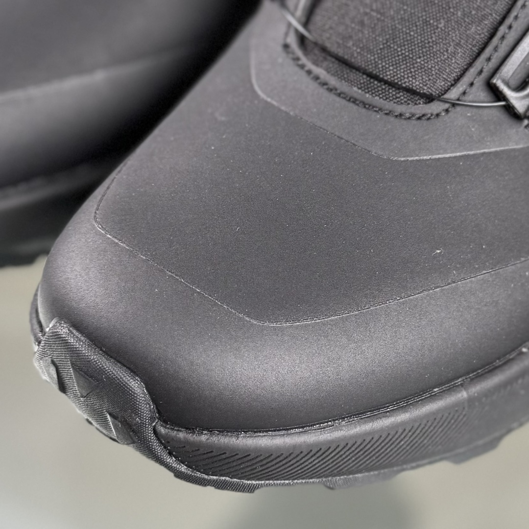 300 DESCENTE迪桑特轻盈缓震透气鞋面时尚休闲运动覆盖防水男子越野跑鞋