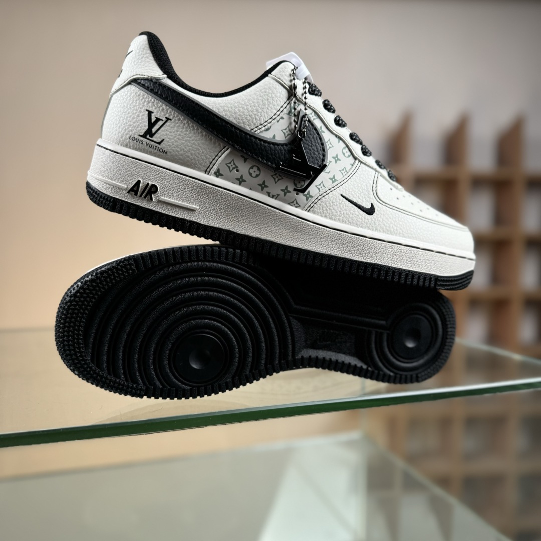 260 Nike Air Force 1'07 Low LV联名 印花米黑勾 空军一号 低帮休闲板鞋 HH7518-080