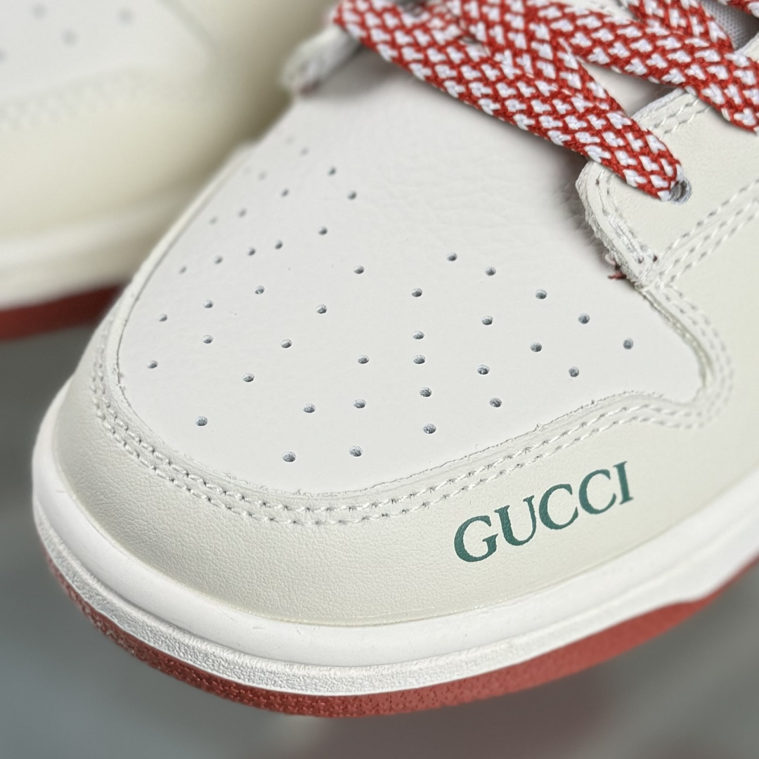 Nike SB Dunk Low“古驰联名——米白酒红底” 周年高端定制 低帮休闲板鞋 SR8888-013