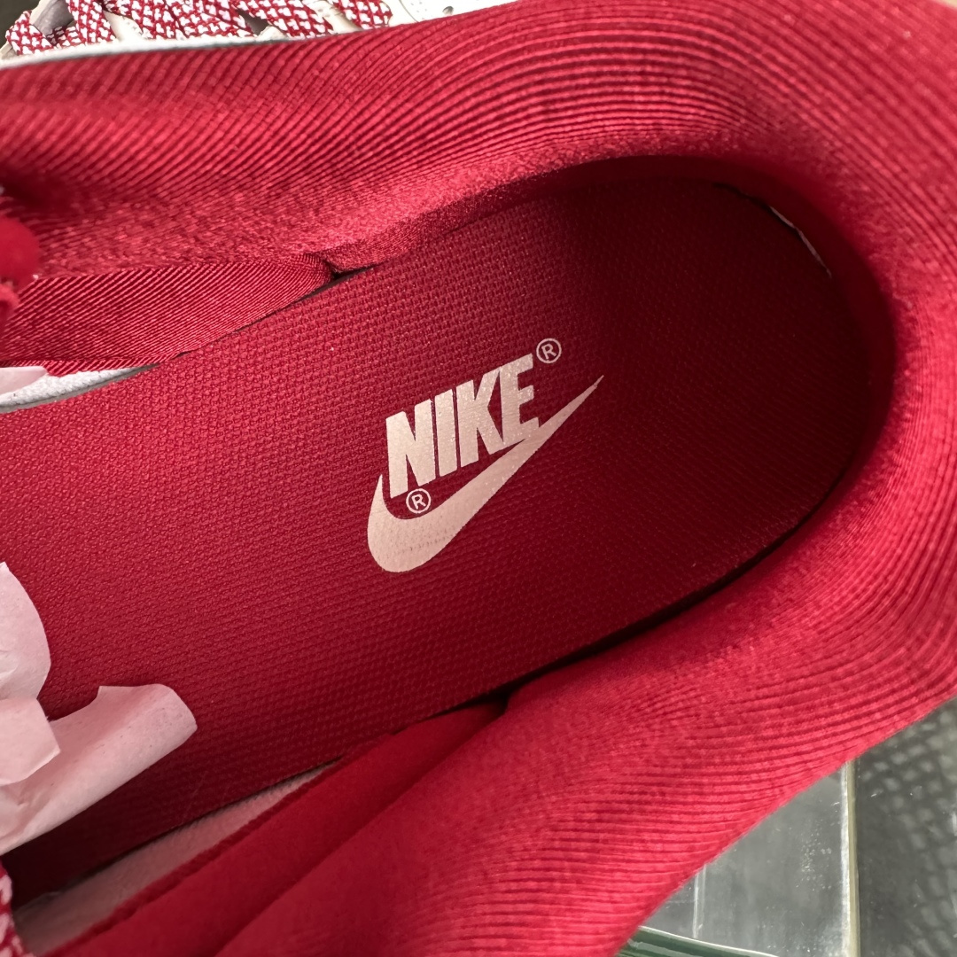 Nike SB Dunk Low“古驰联名——米白酒红底” 周年高端定制 低帮休闲板鞋 SR8888-013