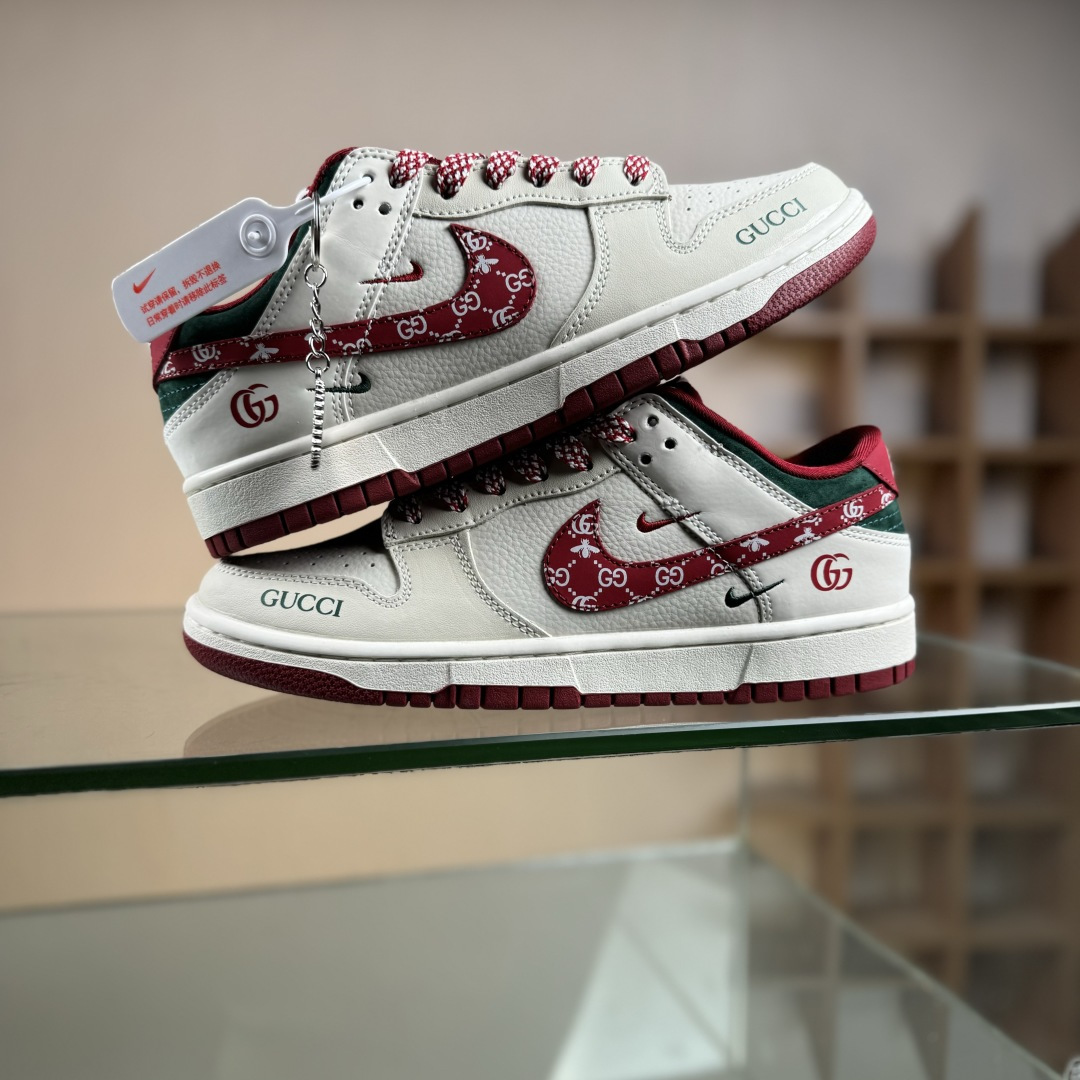 Nike SB Dunk Low“古驰联名——米白酒红底” 周年高端定制 低帮休闲板鞋 SR8888-013