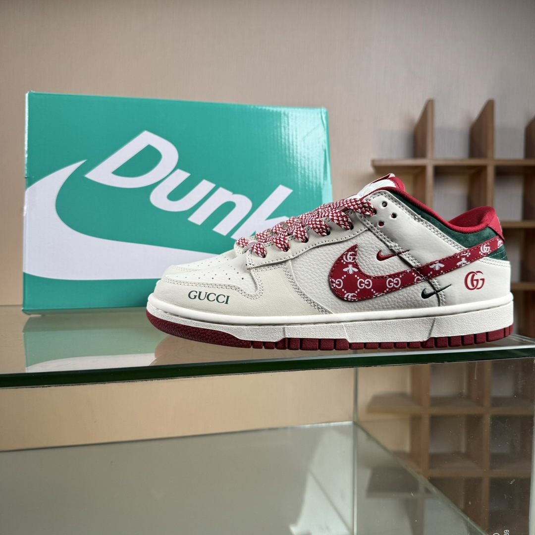 Nike SB Dunk Low“古驰联名——米白酒红底” 周年高端定制 低帮休闲板鞋 SR8888-013