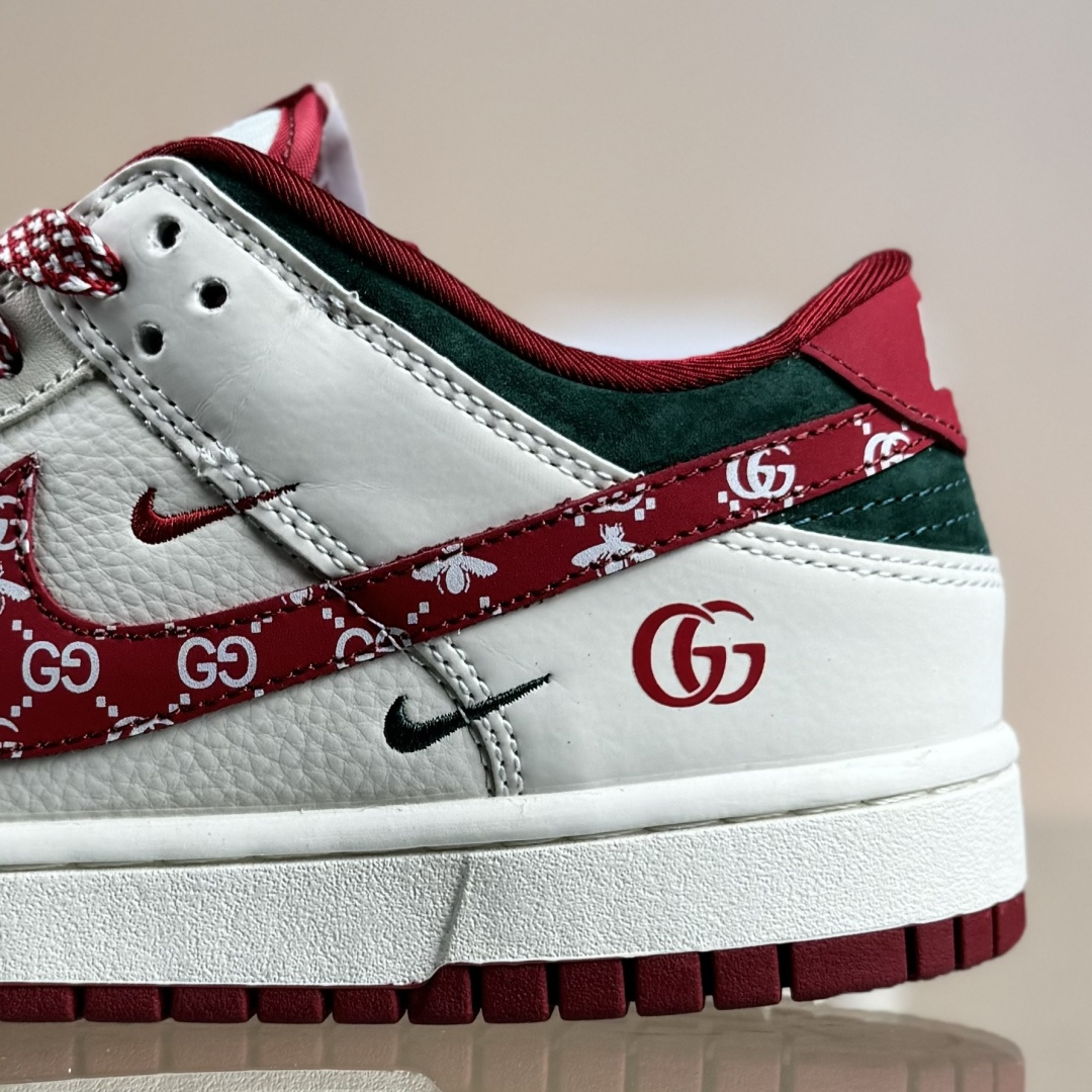 Nike SB Dunk Low“古驰联名——米白酒红底” 周年高端定制 低帮休闲板鞋 SR8888-013