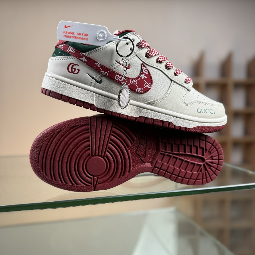 Nike SB Dunk Low“古驰联名——米白酒红底” 周年高端定制 低帮休闲板鞋 SR8888-013