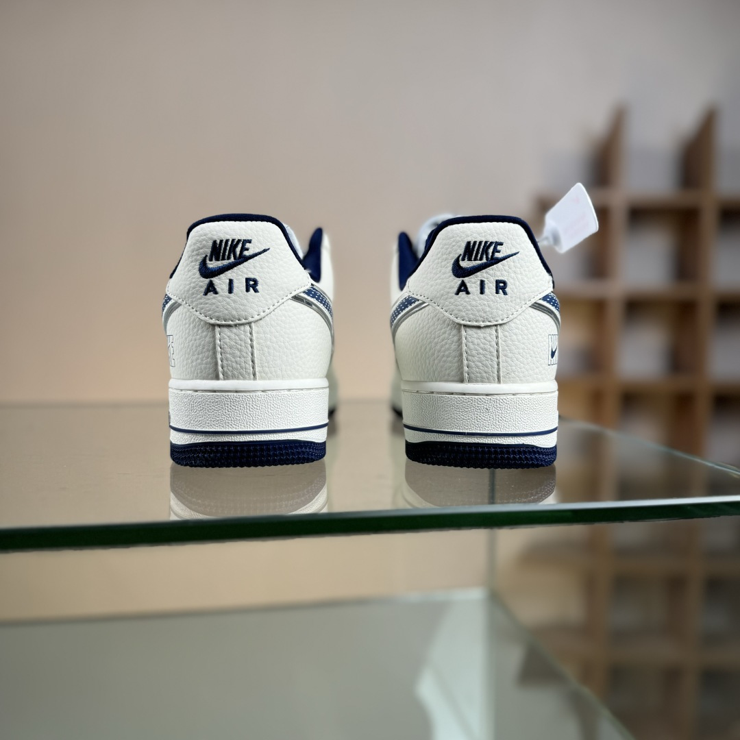 Nike Air Force 1'07 Low 米蓝星际 空军一号低帮休闲板鞋 DF0188-108