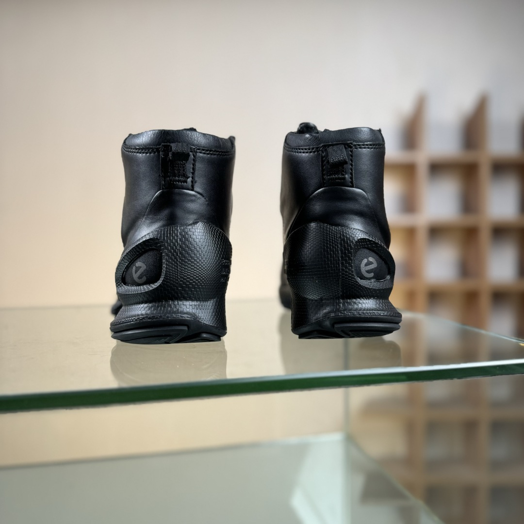 320 Ecco 爱步高帮 大经典 采用现代工艺品质融合 精选小牛皮面料 百搭休闲老爹鞋