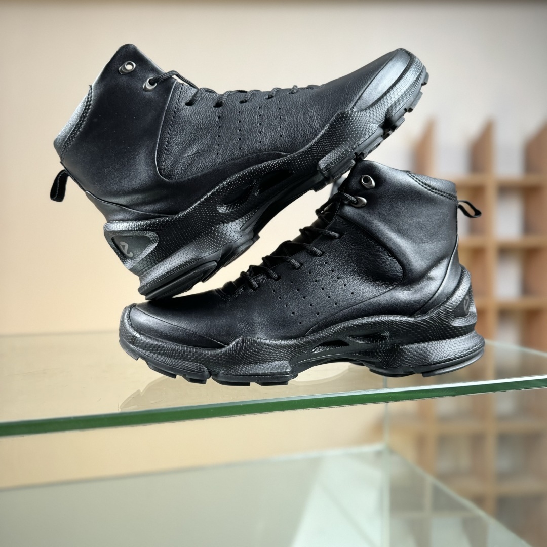 320 Ecco 爱步高帮 大经典 采用现代工艺品质融合 精选小牛皮面料 百搭休闲老爹鞋