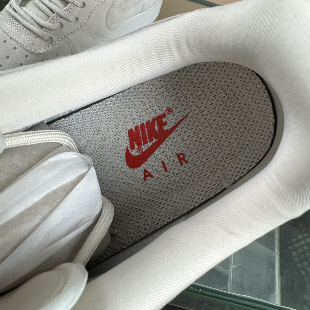 Nike Air Force 1'07 Low Supreme联名 全猪八 空军一号低帮休闲板鞋 DF0188-116-莆田鞋,莆田鞋货源,高仿鞋,高仿鞋货源,安福档口,莆田高仿鞋,莆田鞋批发,高仿鞋批发,莆田高仿运动鞋,高仿运动鞋,莆田运动鞋 Nike Air Force 1'07 Low Supreme联名 全猪八 空军一号低帮休闲板鞋 DF0188-116