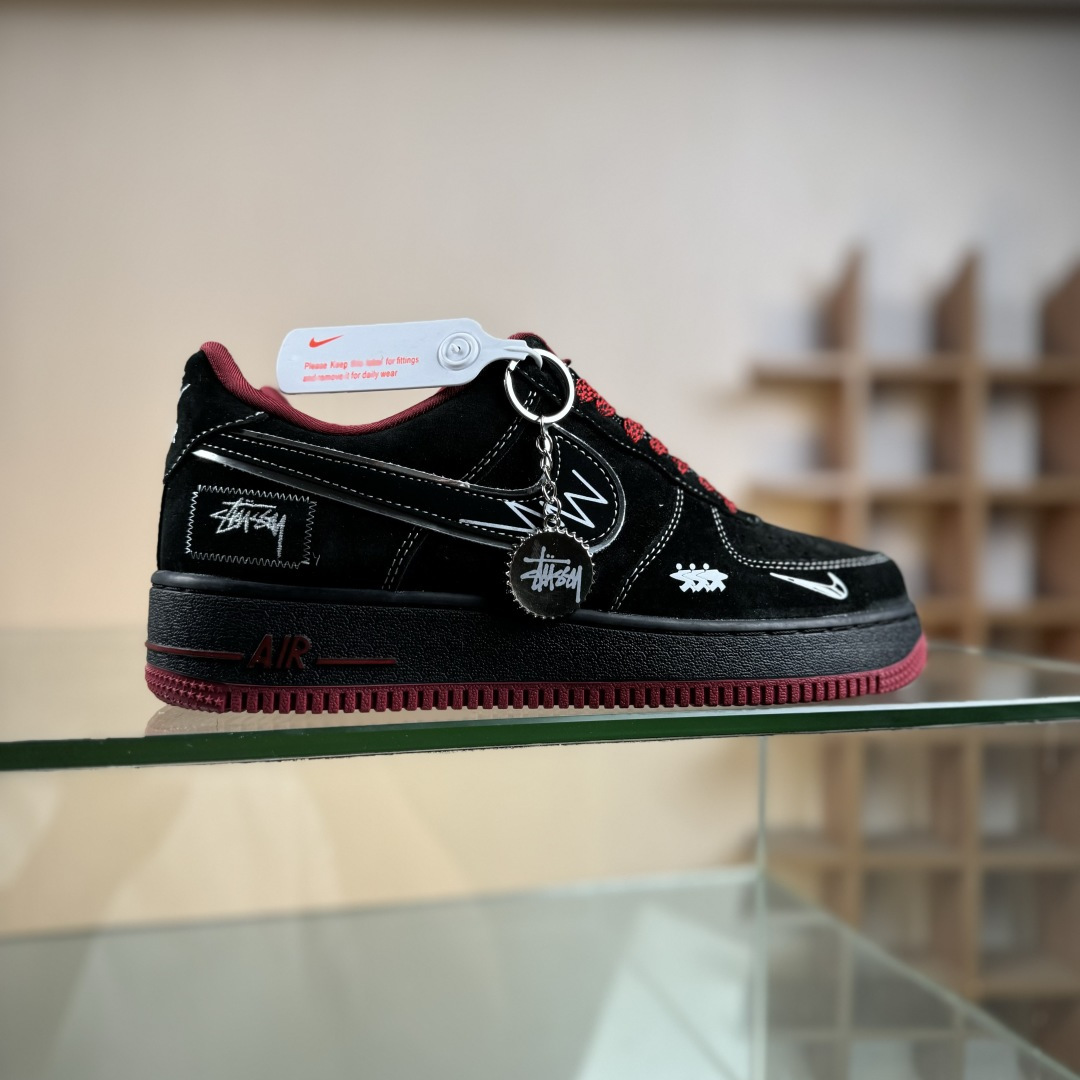 Nike Air Force 1 ’07 Low 斯图西联名 磨砂黑 空军一号低帮休闲板鞋 SY1388-009