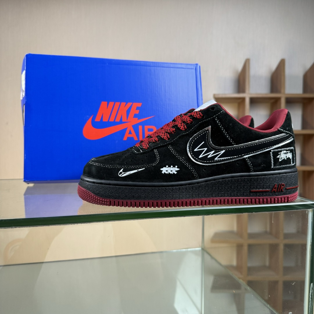 Nike Air Force 1 '07 Low 斯图西联名 磨砂黑 空军一号低帮休闲板鞋 SY1388-009