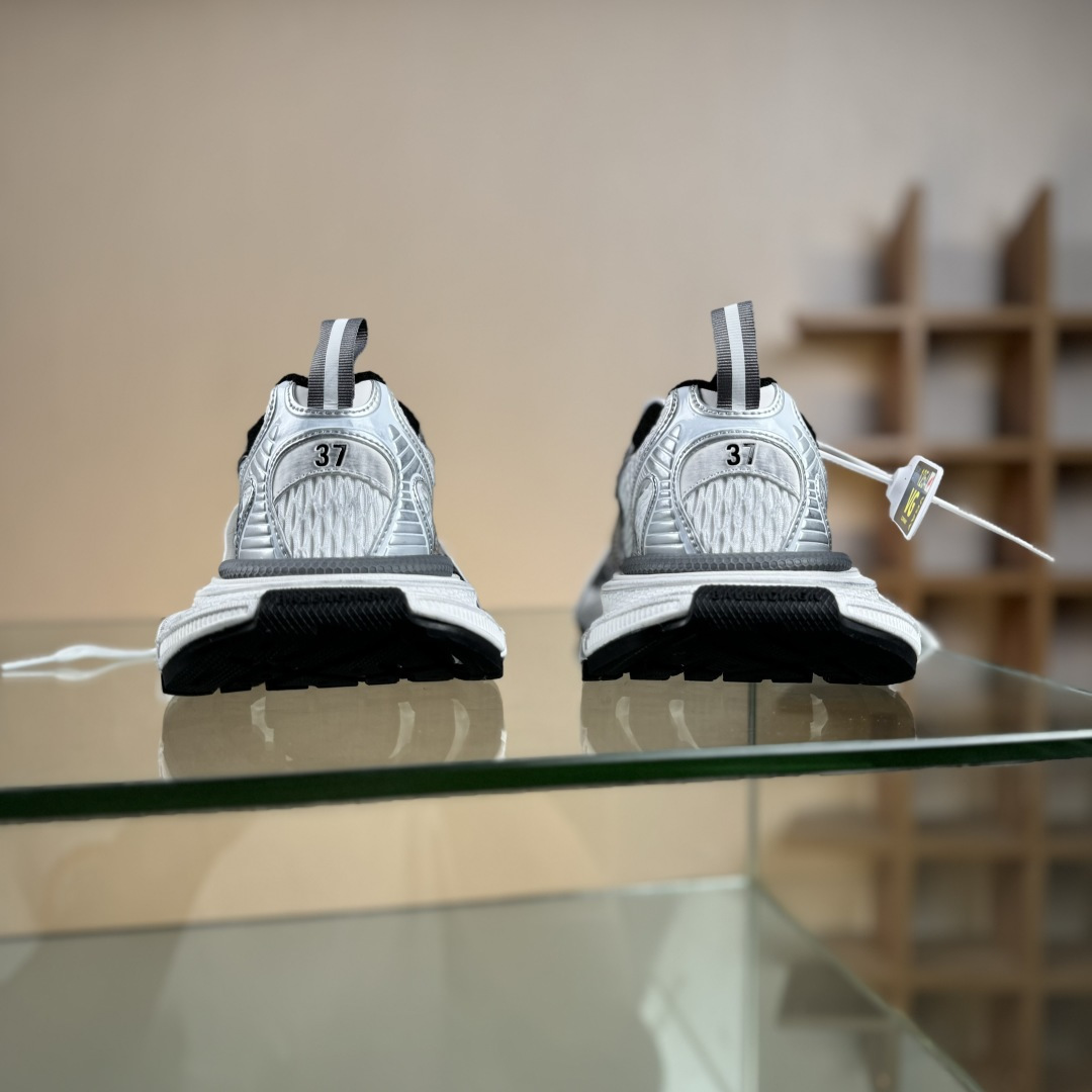 VG版 巴黎10代3XL做旧 水印logo字母标 灰色