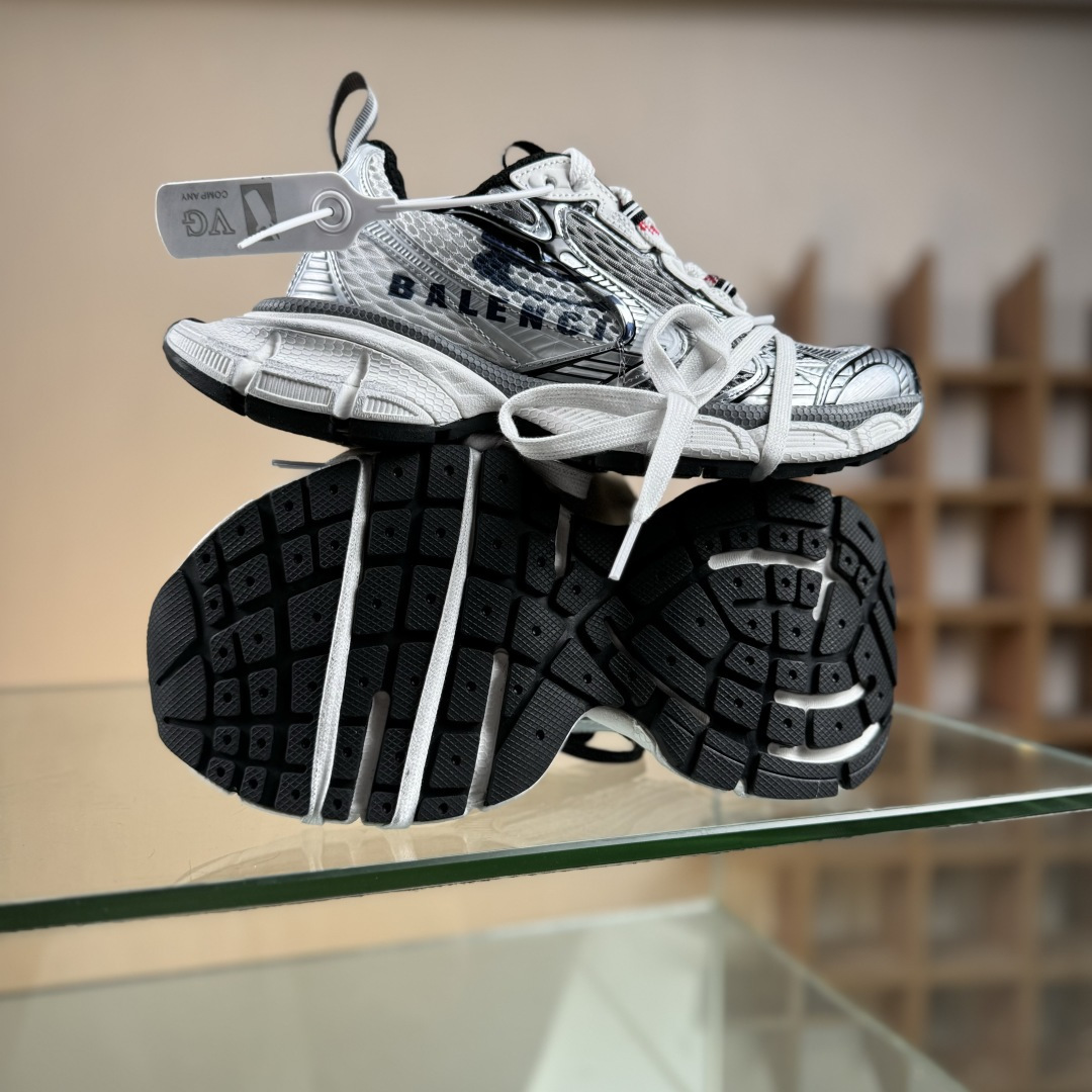 VG版 巴黎10代3XL做旧 水印logo字母标 灰色