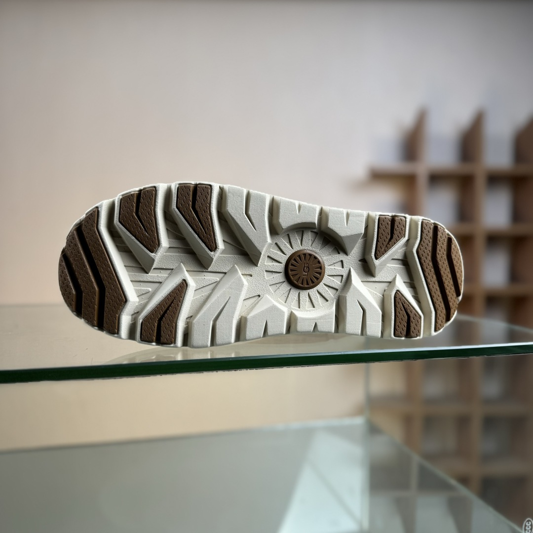 UGG 25款 王一博二代中筒系列 4cm厚底 广州外贸大厂生产 鞋头到鞋垫真羊皮毛一体