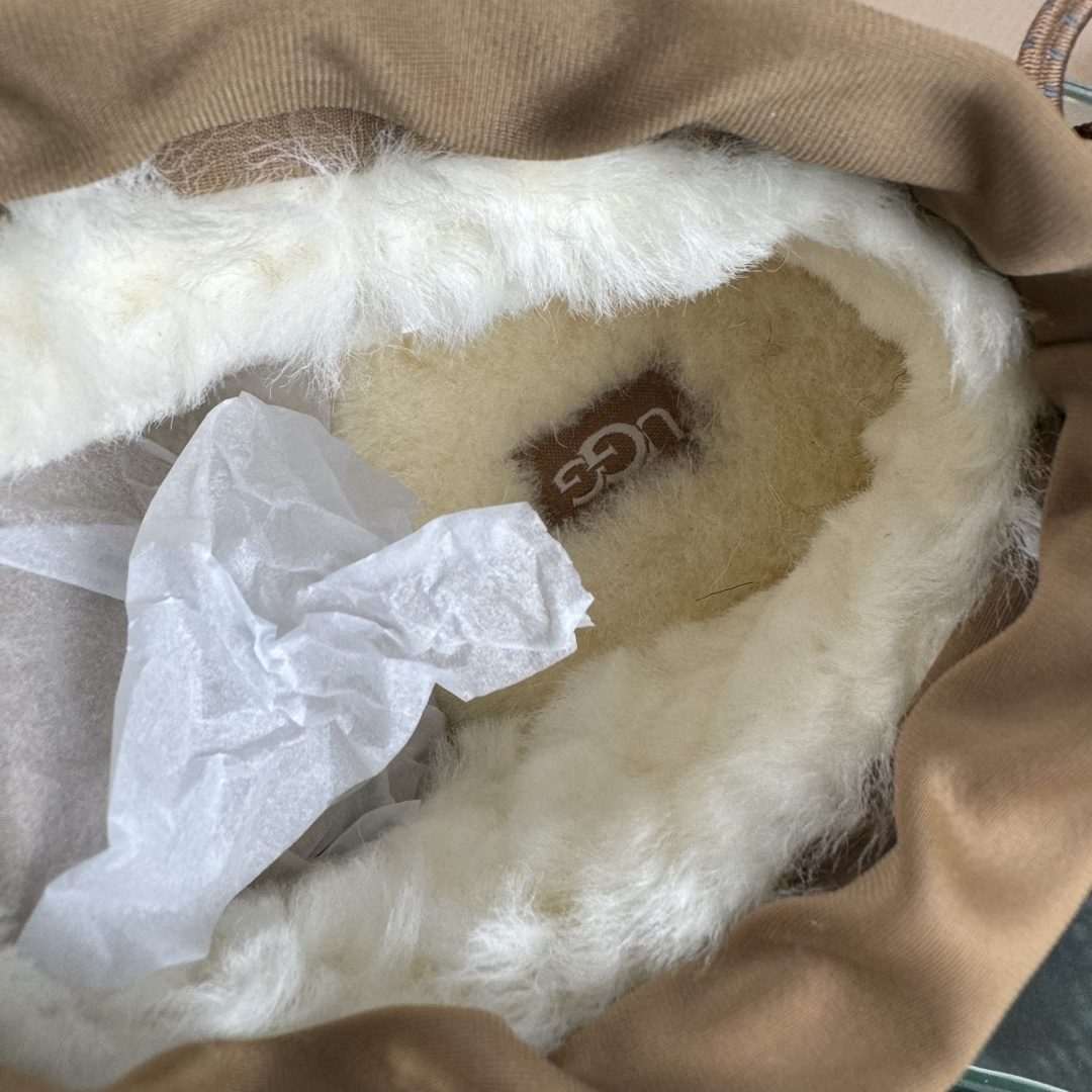 UGG 25款 王一博二代中筒系列 4cm厚底 广州外贸大厂生产 鞋头到鞋垫真羊皮毛一体