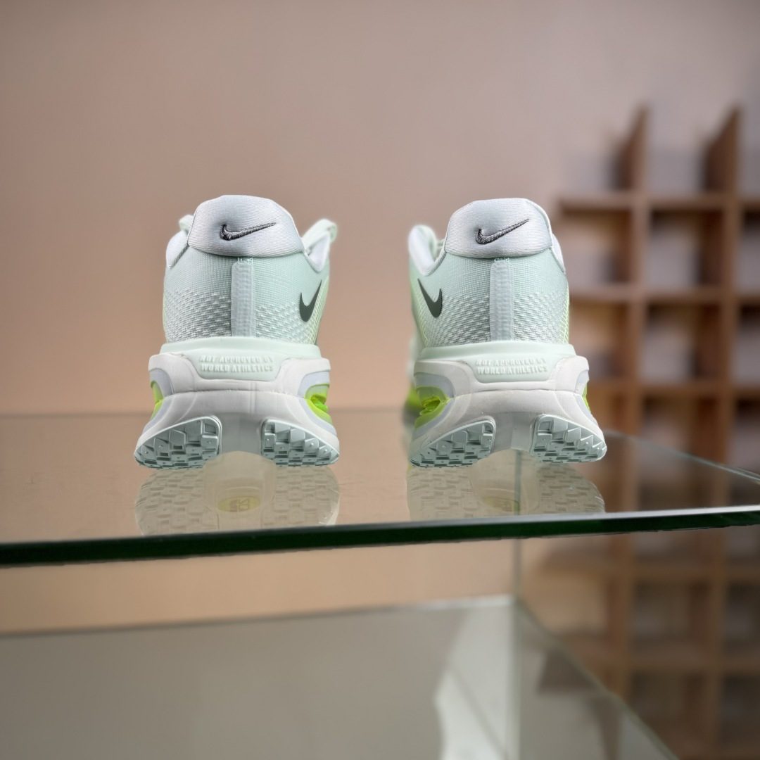 DIY版本 Nike Air Zoom Vomero Premium 耐克网面厚底气垫跑鞋 HQ2050-300