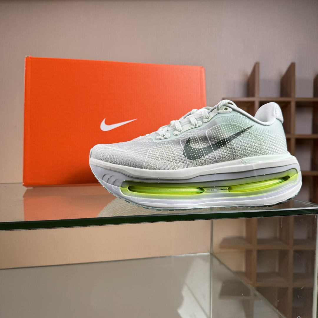 DIY版本 Nike Air Zoom Vomero Premium 耐克网面厚底气垫跑鞋 HQ2050-300