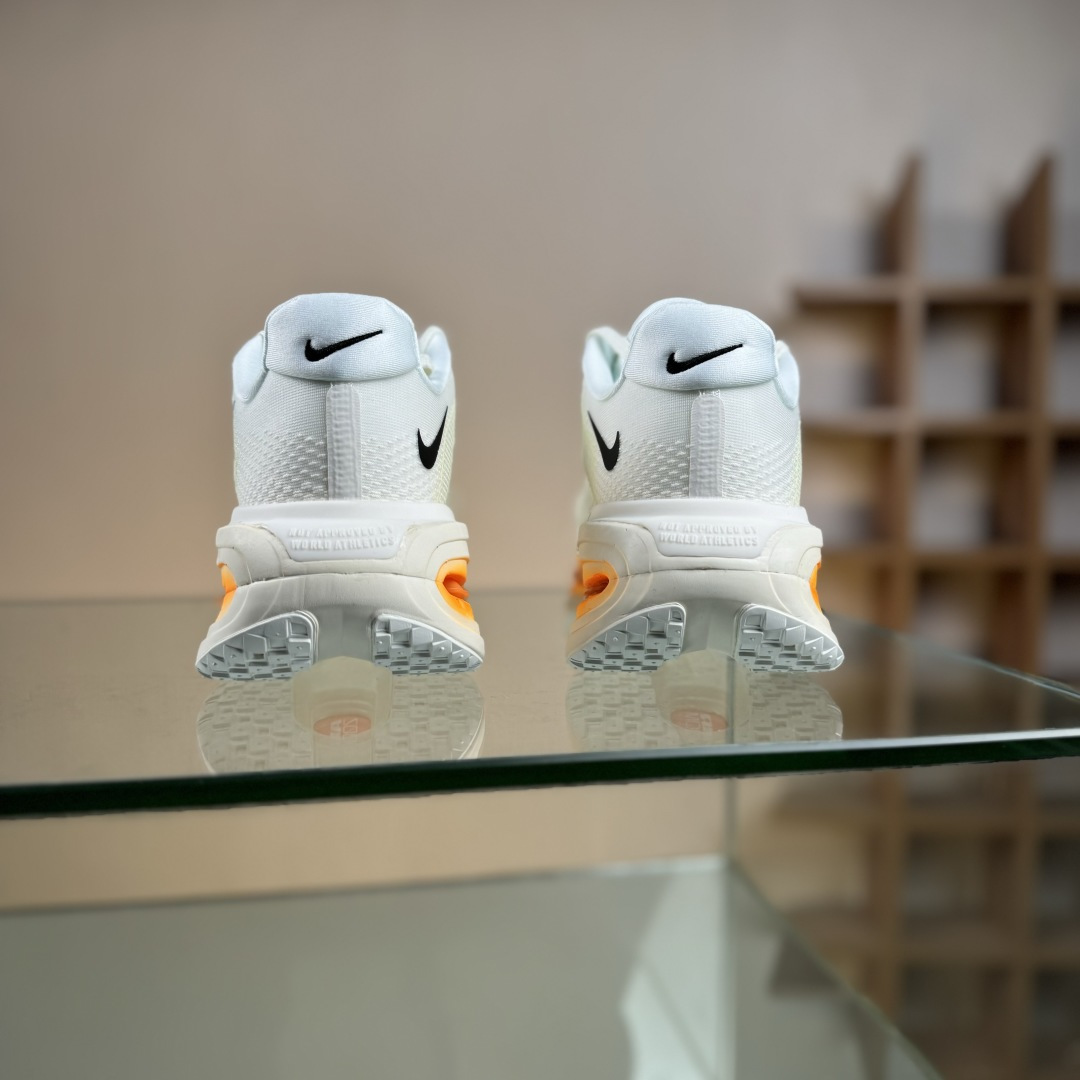 DIY版本 Nike Air Zoom Vomero Premium 耐克网面厚底气垫跑鞋 IQ4035-100