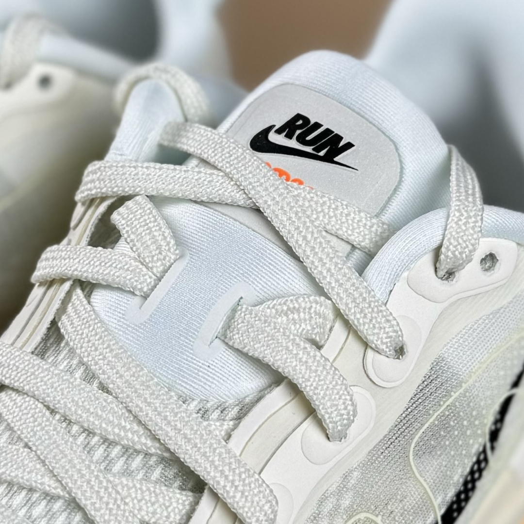 DIY版本 Nike Air Zoom Vomero Premium 耐克网面厚底气垫跑鞋 IQ4035-100