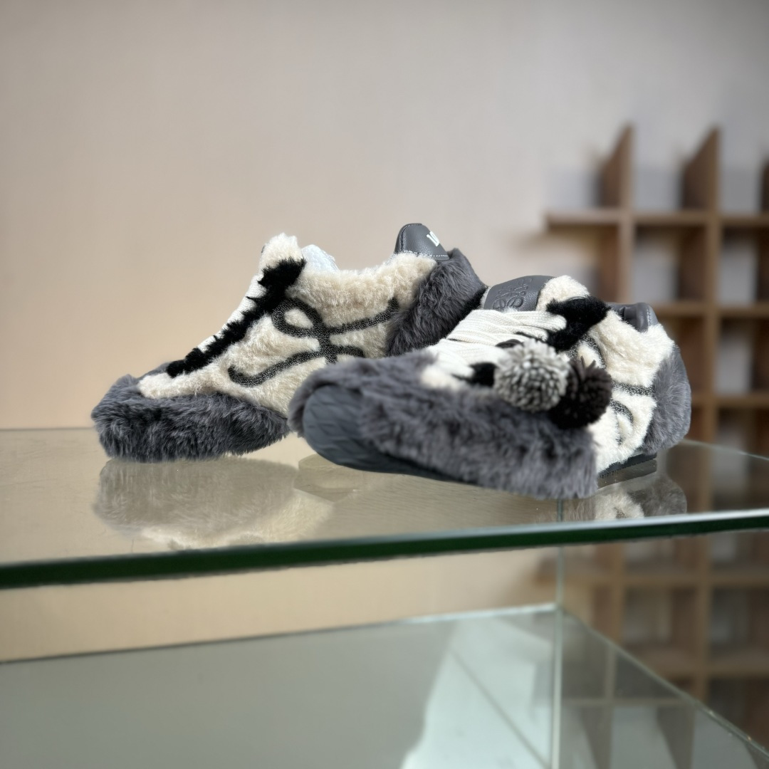 LOEWE罗意威 Ballet Runner 2.0 2026 秋冬走秀款羊羔毛阿甘德训鞋