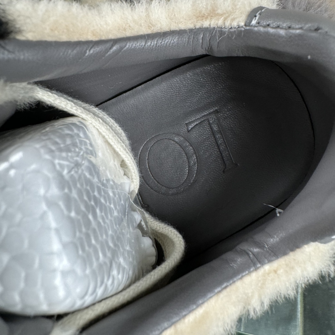 LOEWE罗意威 Ballet Runner 2.0 2026 秋冬走秀款羊羔毛阿甘德训鞋