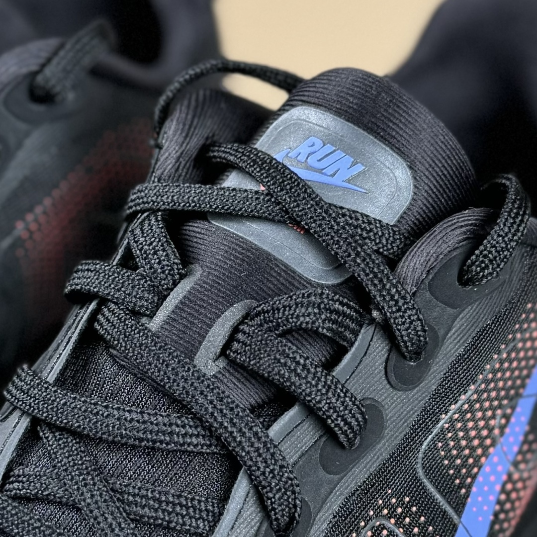 DIY版本 Nike Air Zoom Vomero Premium 耐克网面厚底气垫跑鞋 HM5973-001