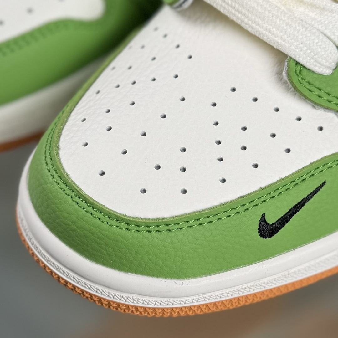 Travis Scott x Fragment Design x Air Jordan 1 Low OG SP AJ1 乔1联名 白绿黑棕 低帮文化休闲板鞋 DZ2688-002 Travis Scott x Fragment Design x Air Jordan 1 Low OG SP AJ1 乔1联名 白绿黑棕 低帮文化休闲板鞋 DZ2688-002