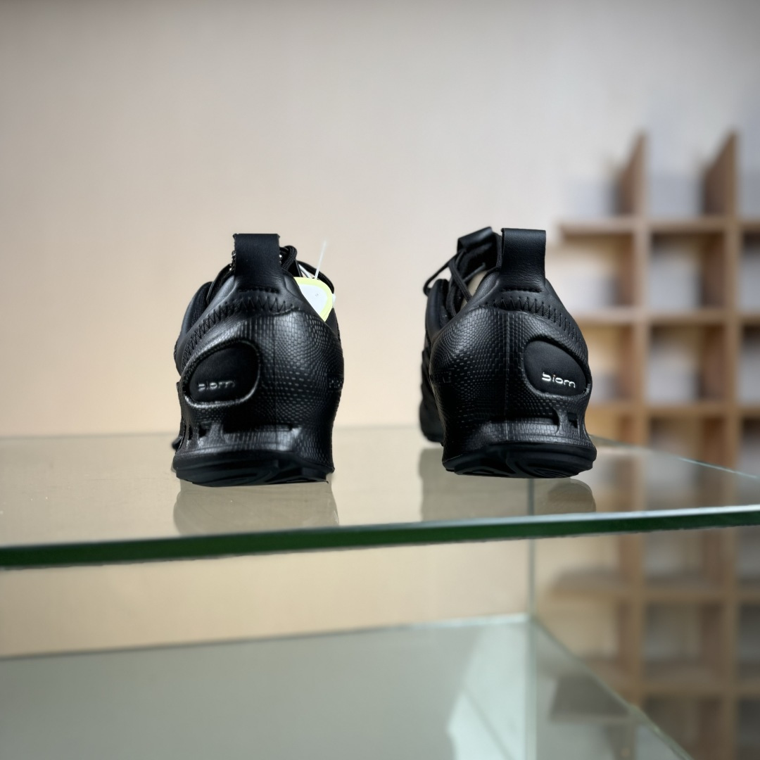 ECCO爱步BIOM真皮运动鞋 防滑健步慢跑鞋