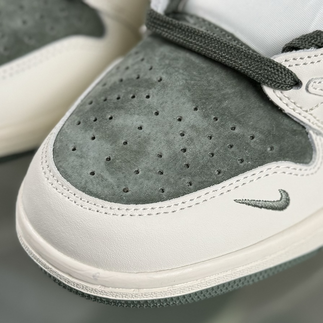 Nike Air Jordan 1 x Travis Scott AJ1倒勾 乔一倒钩 ‘DIY’定制 耐克 低帮文化篮球鞋 DM7866-122