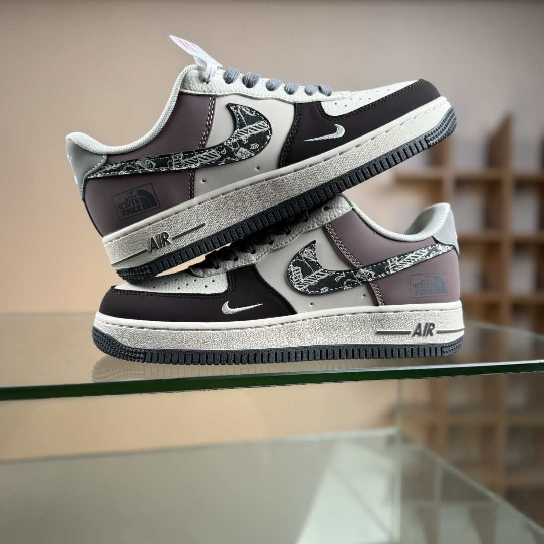 Nike Air Force 1 ‘07 Low “北面联名——米灰黑涂鸦勾”空军一号 QW5606-271