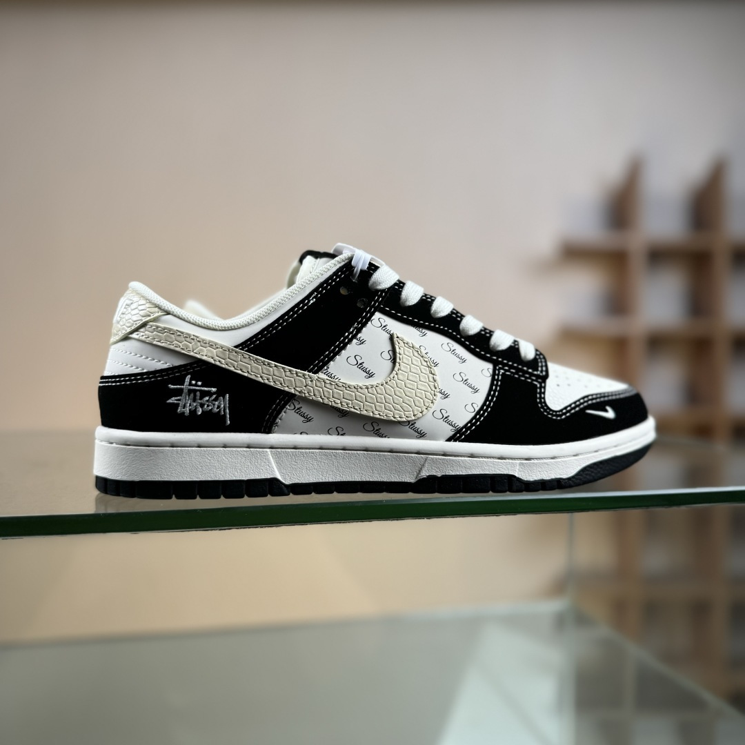 Nike Dunk Low Retro 斯图西联名 黑白印花勾 低帮休闲运动板鞋 XS6089-634