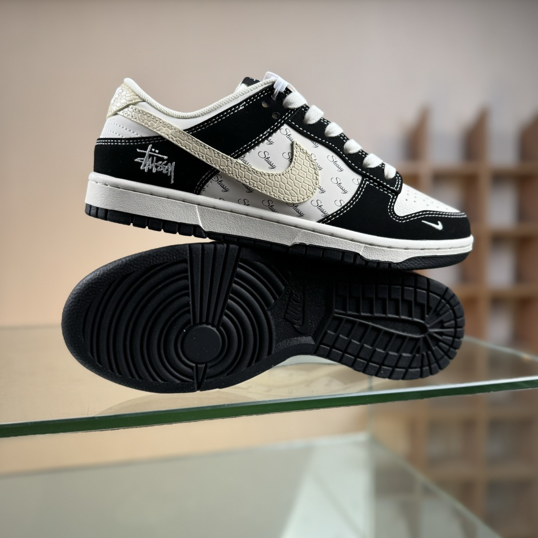 Nike Dunk Low Retro 斯图西联名 黑白印花勾 低帮休闲运动板鞋 XS6089-634
