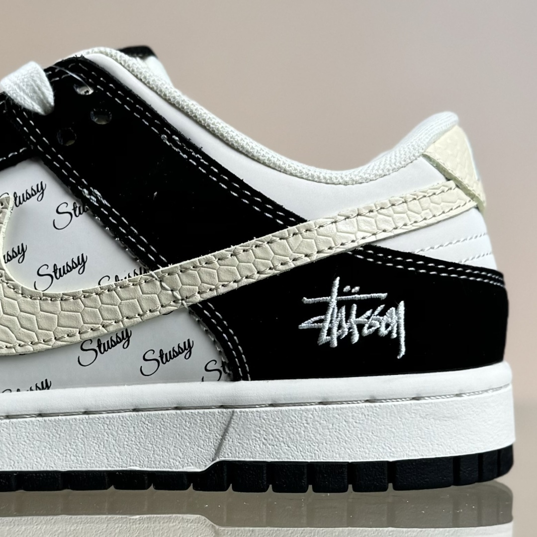 Nike Dunk Low Retro 斯图西联名 黑白印花勾 低帮休闲运动板鞋 XS6089-634