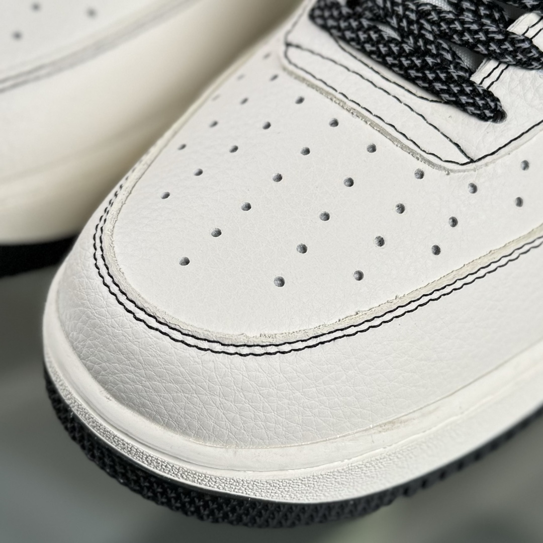 Nike Air Force 1'07 Low 斯图西联名 经典白黑 空军一号低帮休闲板鞋 DD1982-329