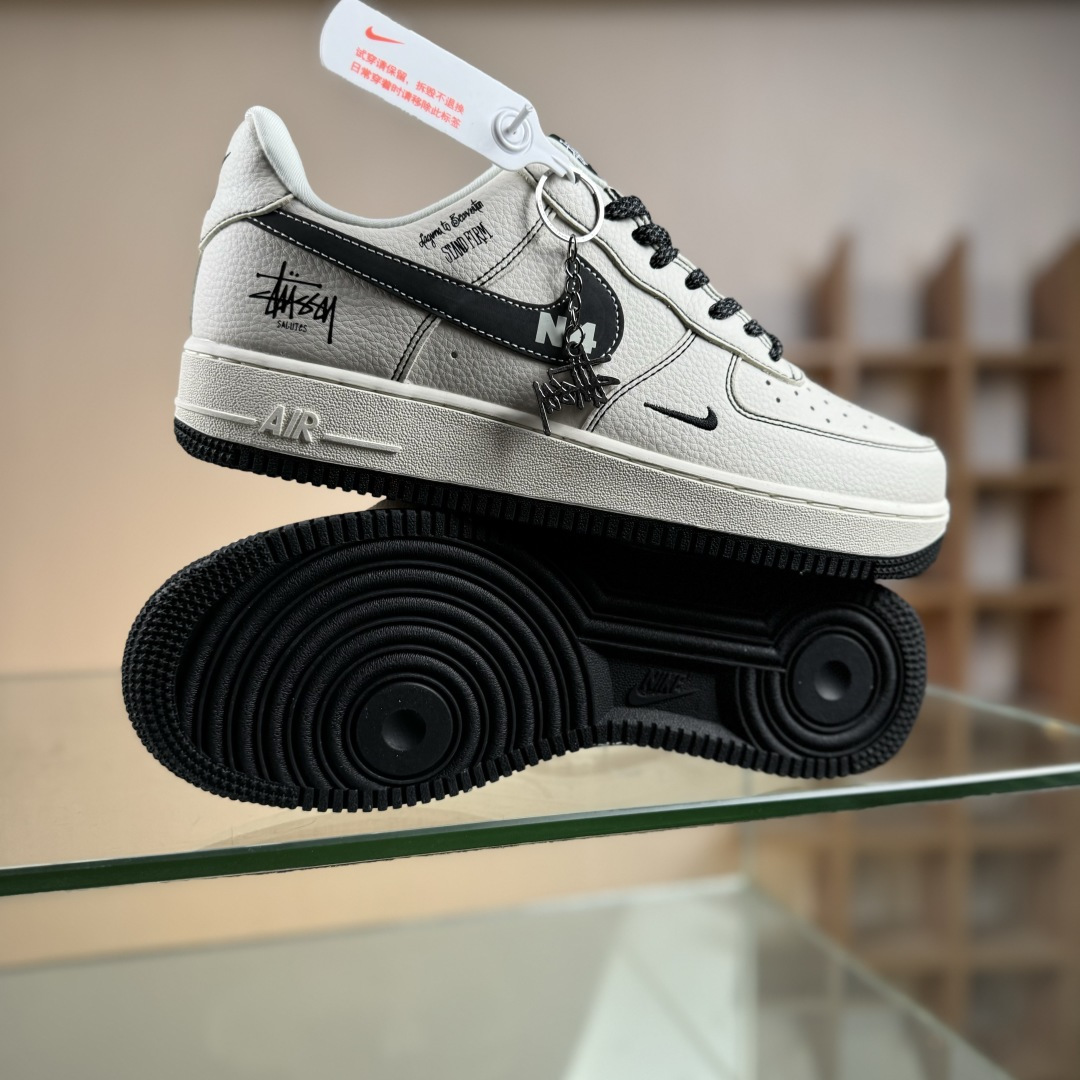 Nike Air Force 1'07 Low 斯图西联名 经典白黑 空军一号低帮休闲板鞋 DD1982-329