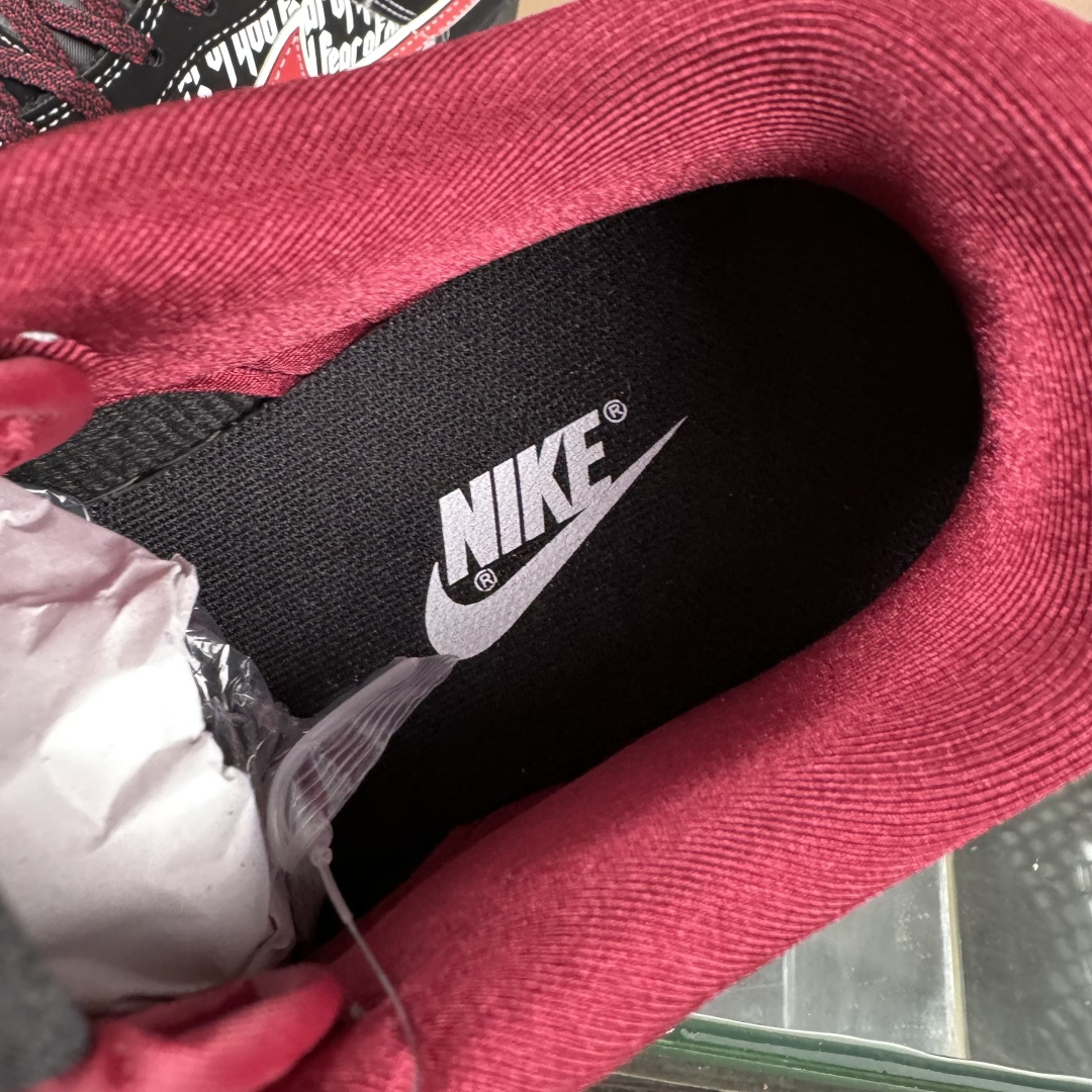 Nike SB Dunk Low“字母黑红勾” 低帮休闲板鞋 KK1333-051