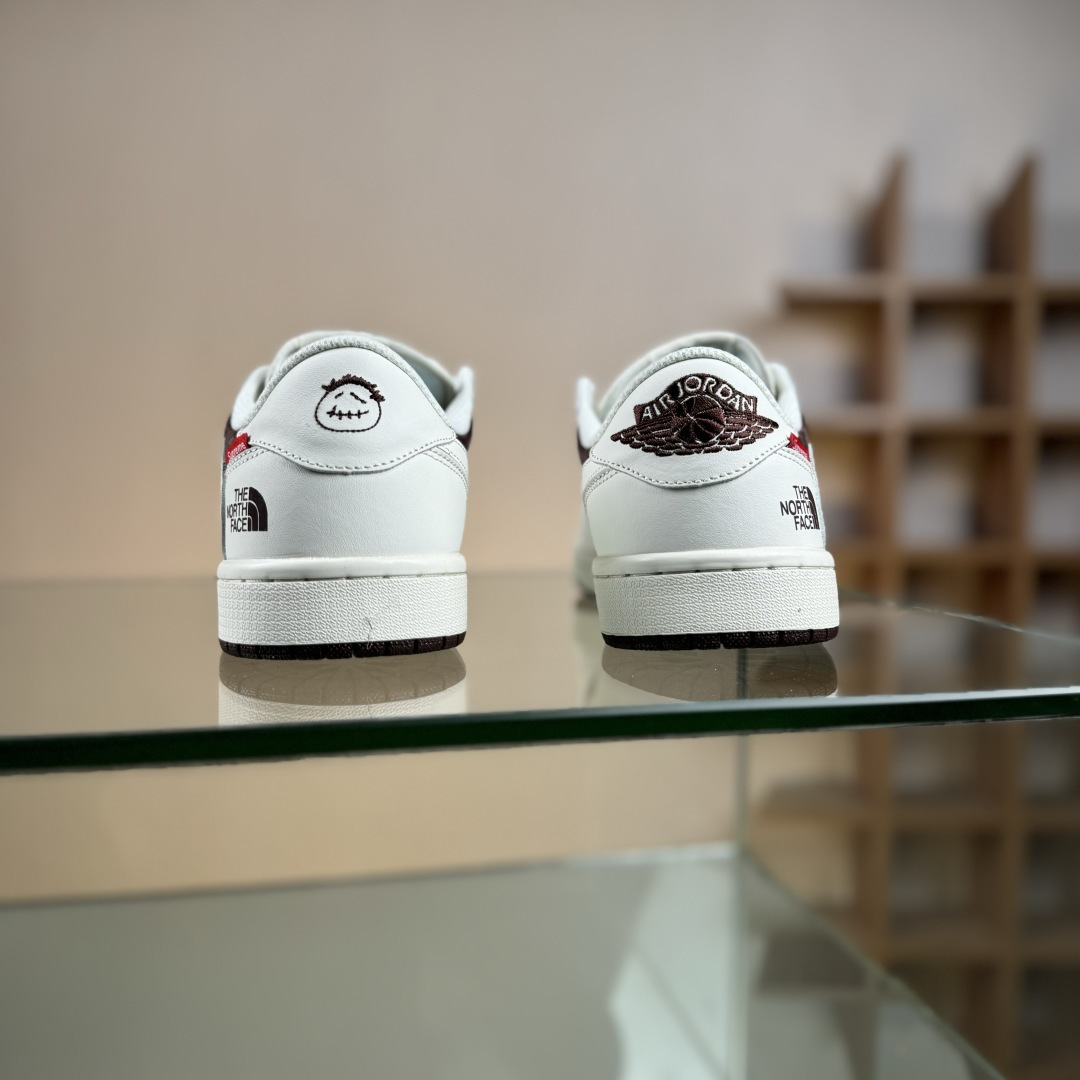 Travis Scott x Fragment Design x Jordan Air Jordan 1 Low OG SP “北面三方联名-米棕猪八革” DM7866-121